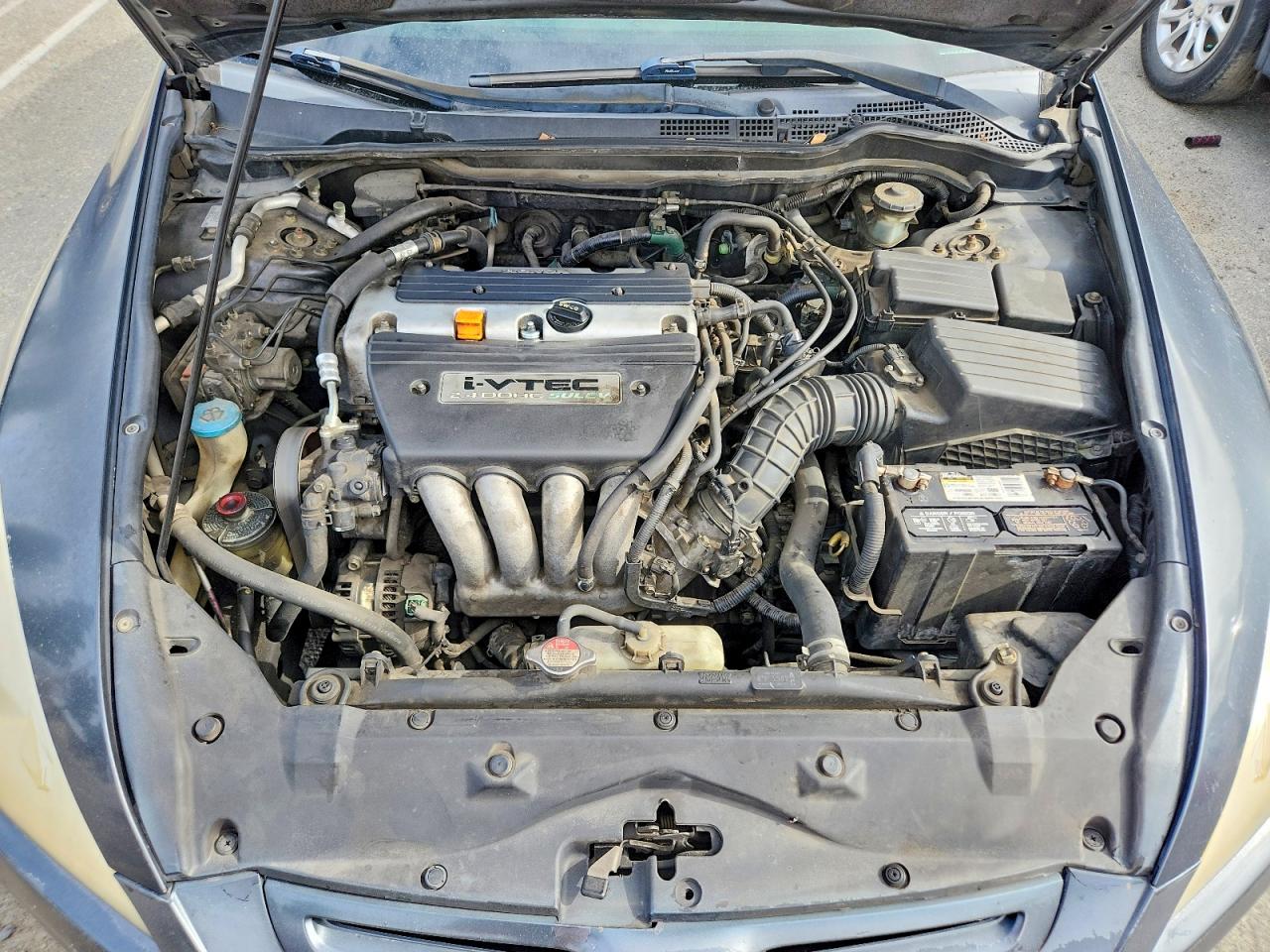 2004 HOND ACCORD