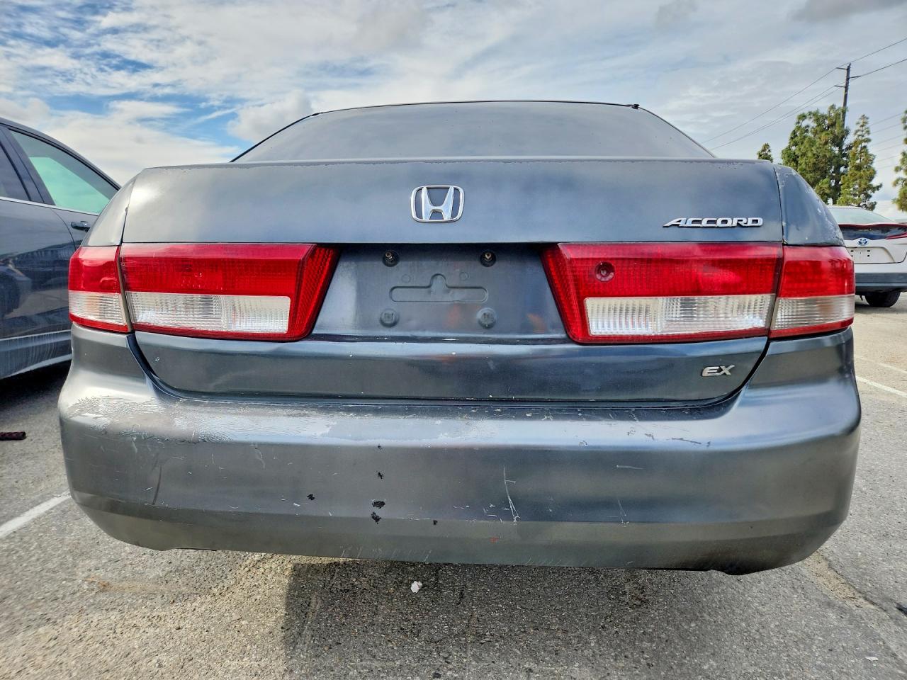 2004 HOND ACCORD