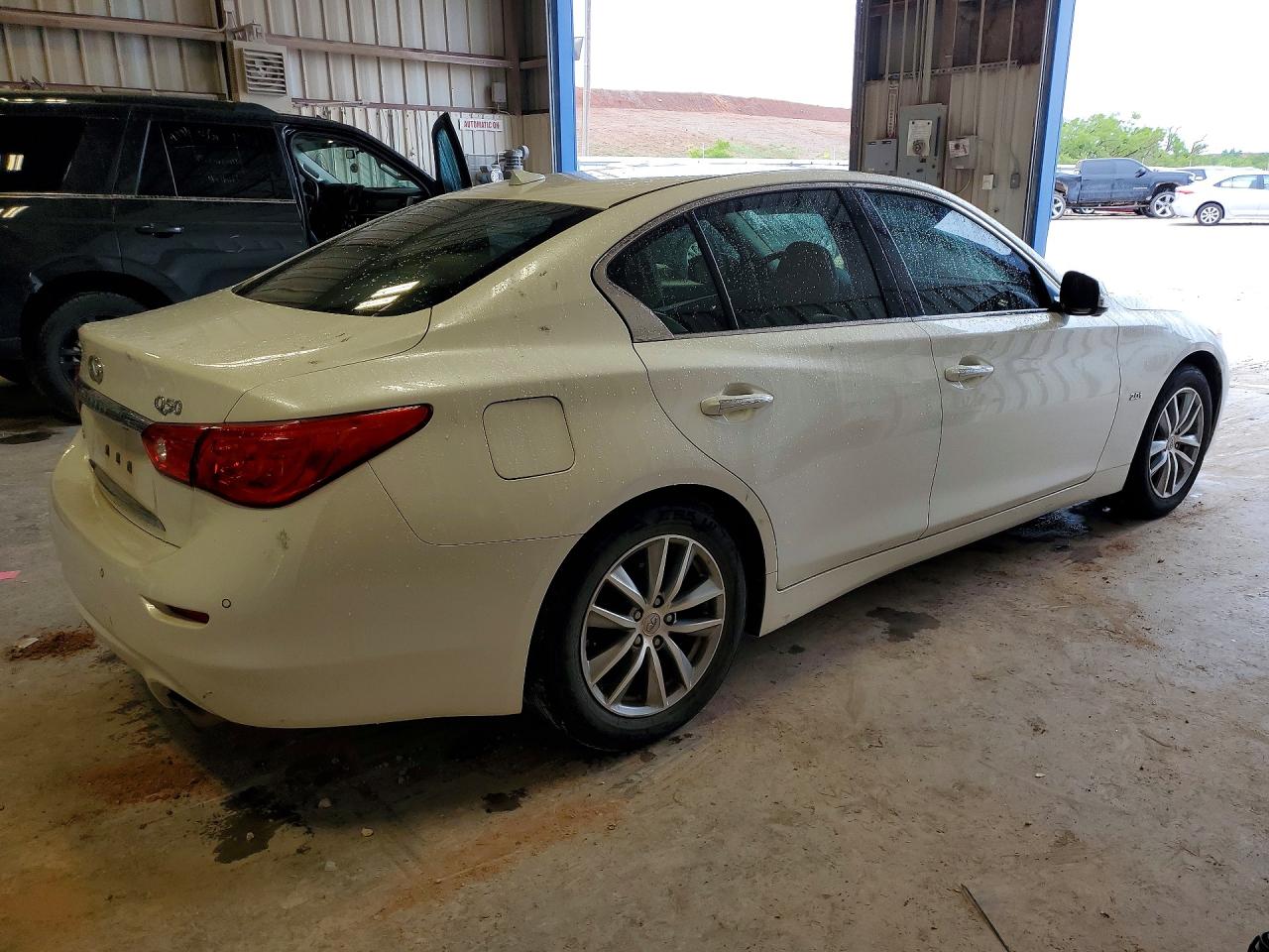 2016 INFINITI Q50