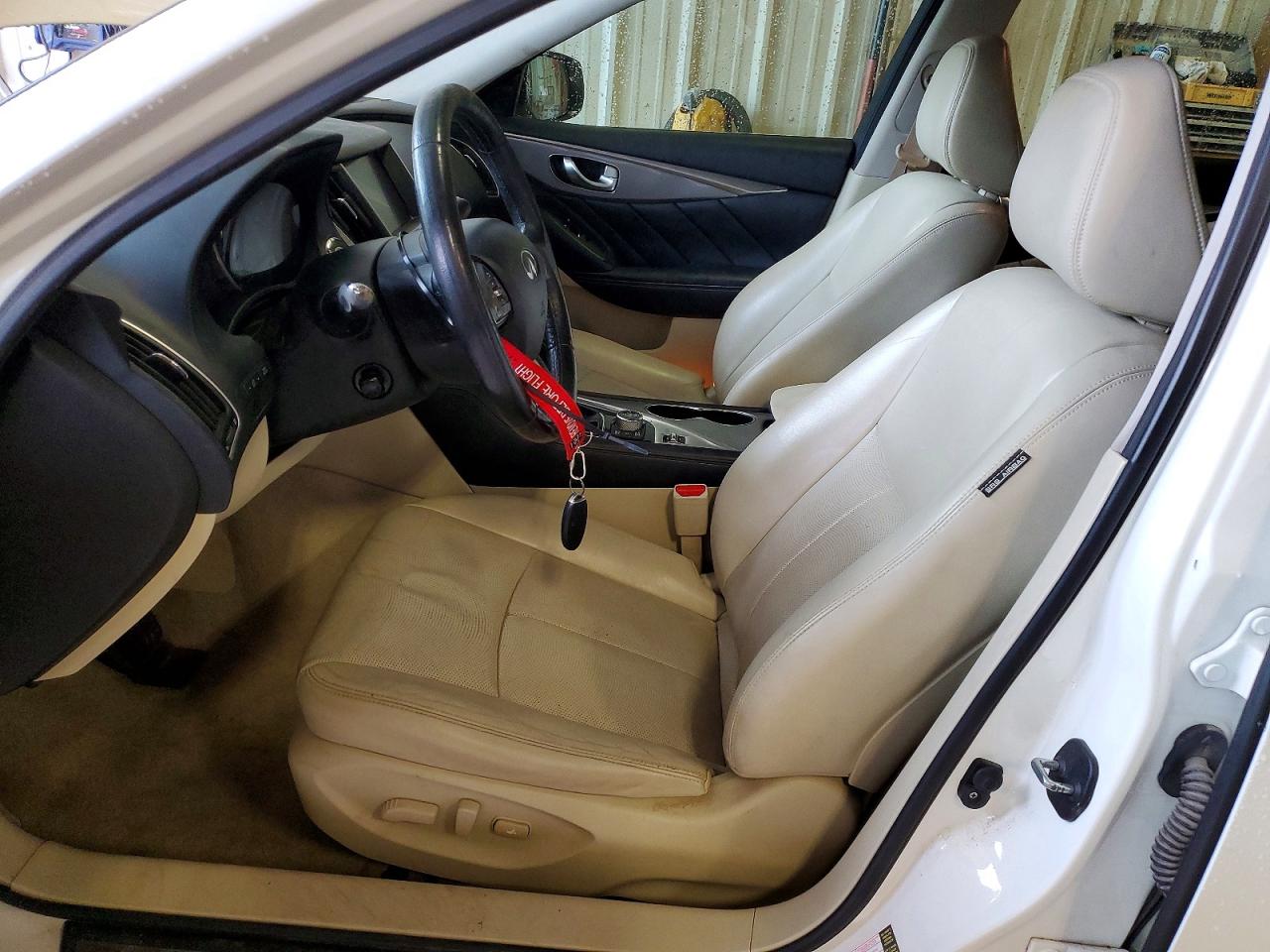 2016 INFINITI Q50