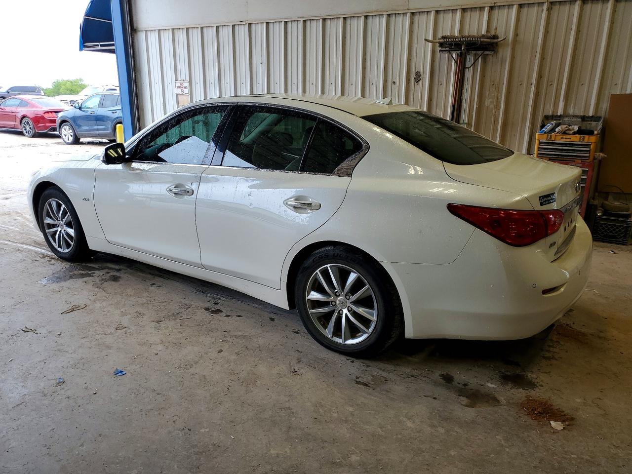 2016 INFINITI Q50