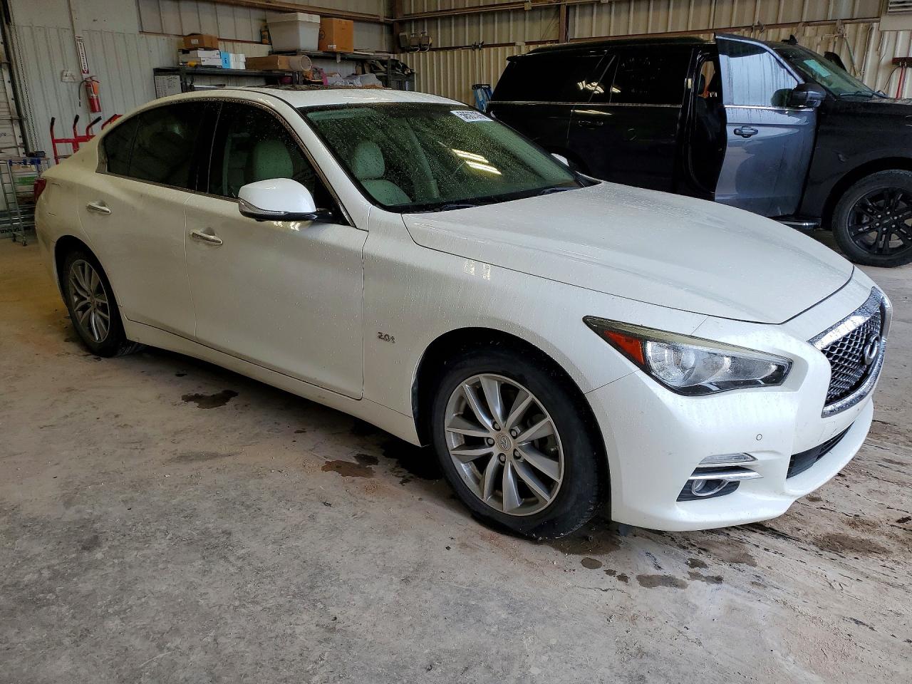2016 INFINITI Q50