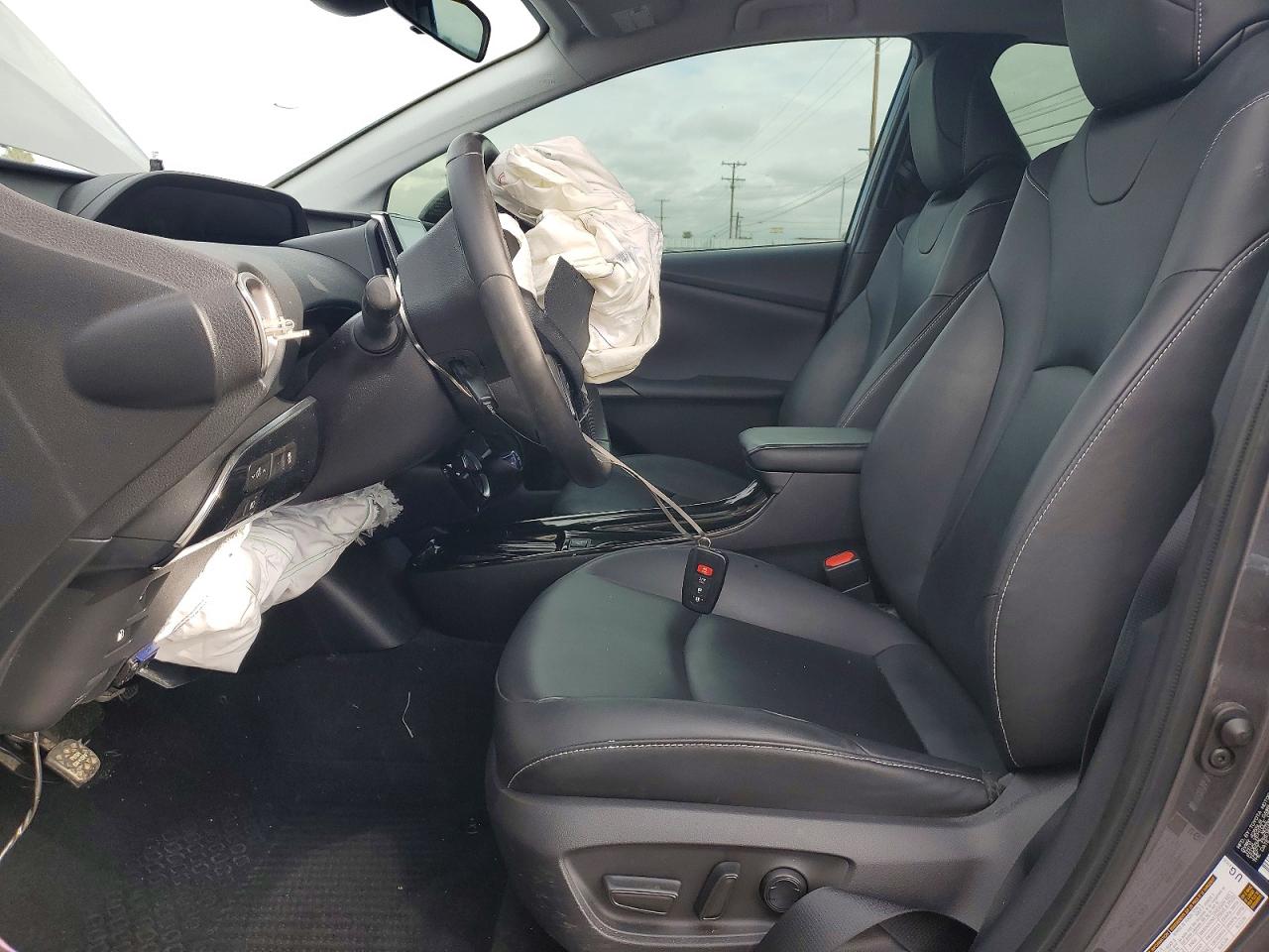 2022 TOYOTA PRIUS