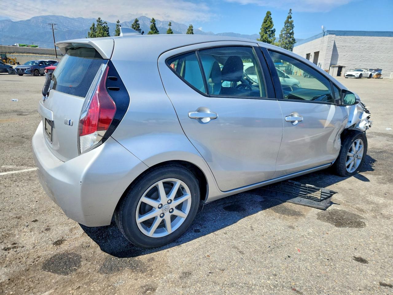 2015 TOYOTA PRIUS