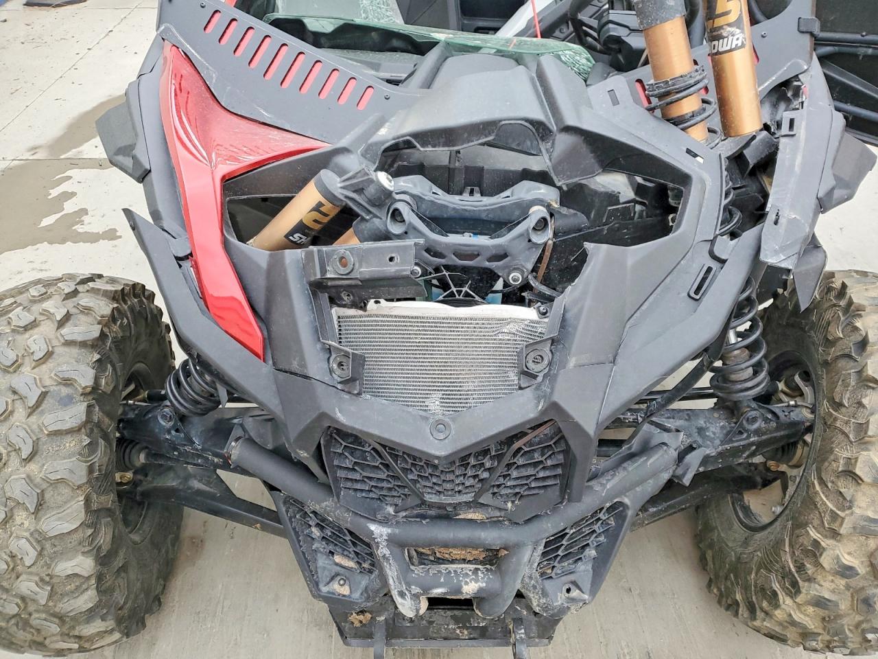 2024 CAN-AM SIDEBYSIDE