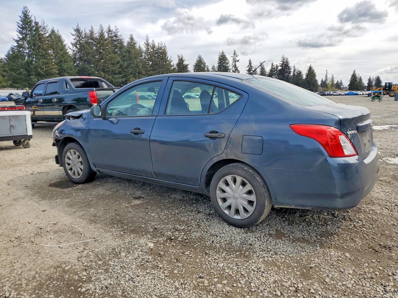 2015 NISSAN VERSA