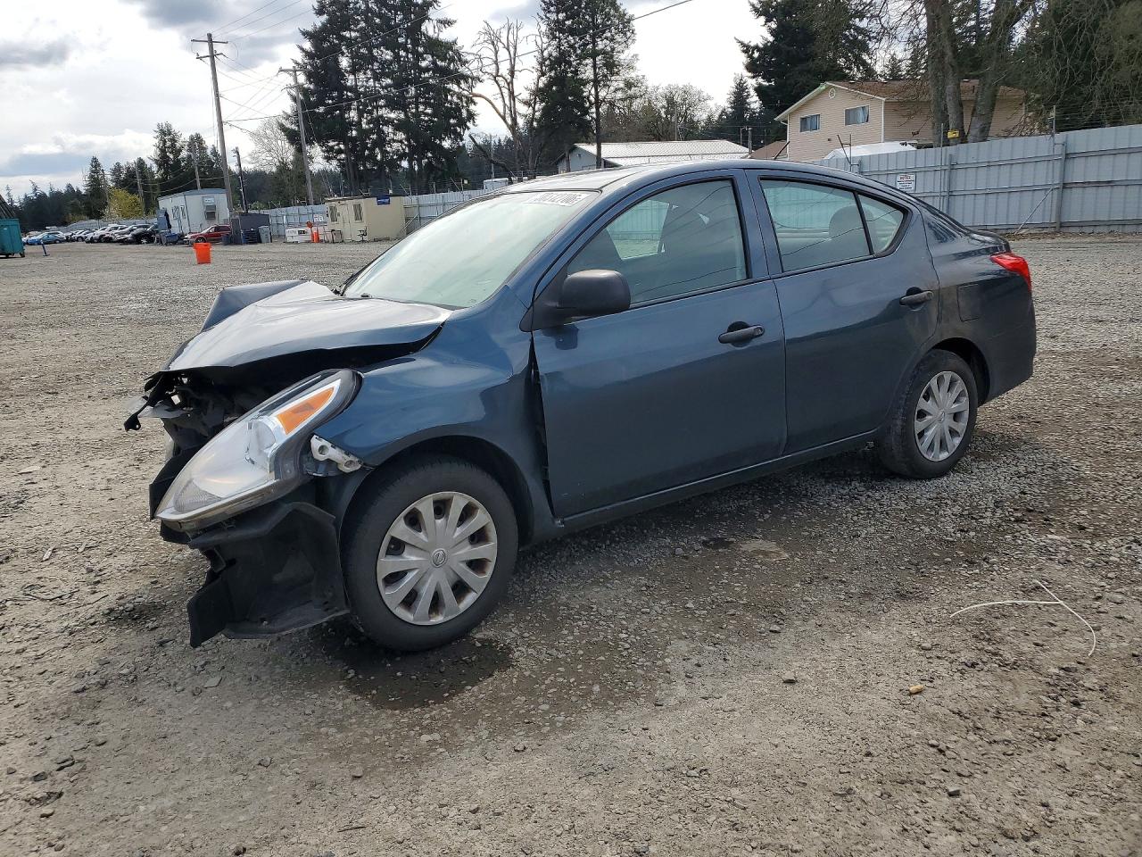 2015 NISSAN VERSA