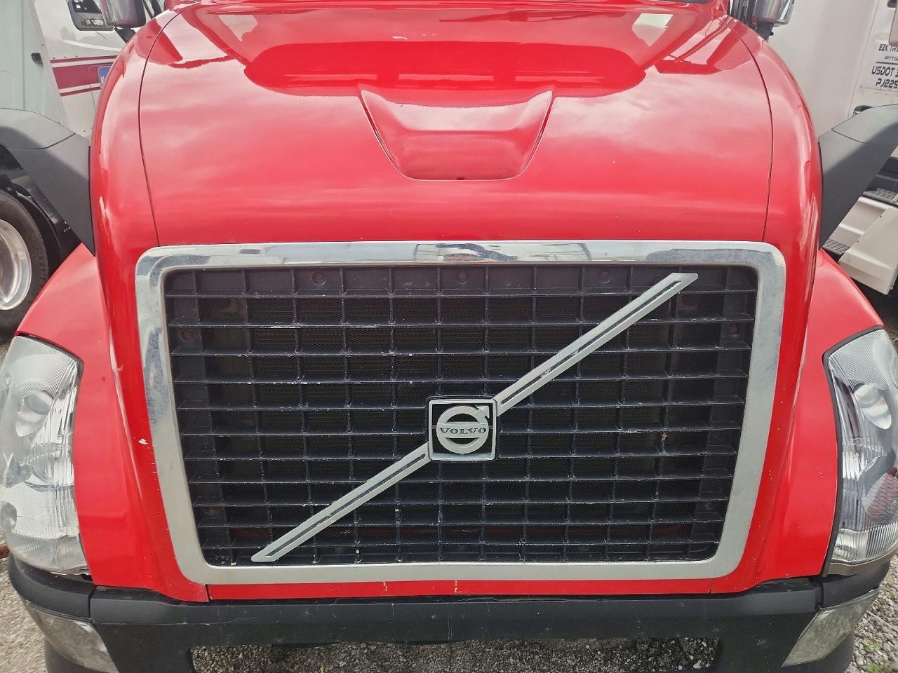 2016 VOLVO VN