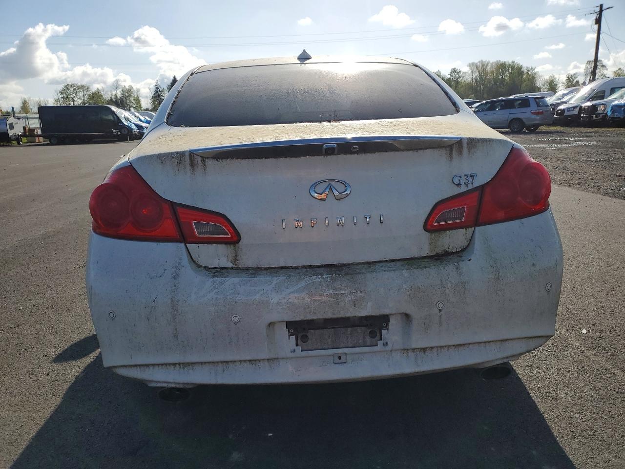 2010 INFINITI G37