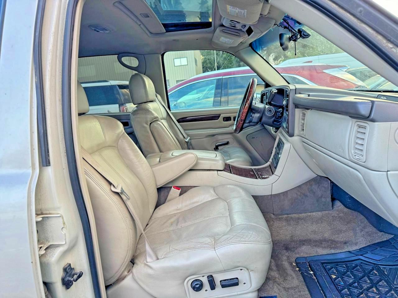 2002 CADILLAC ESCALADE