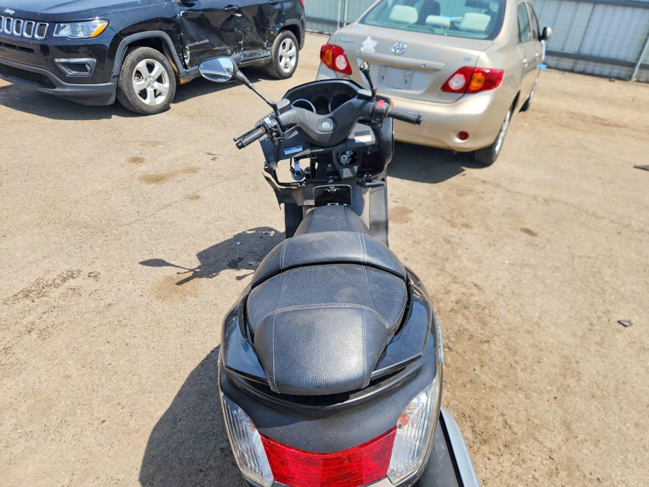 2009 YAMAHA YP400