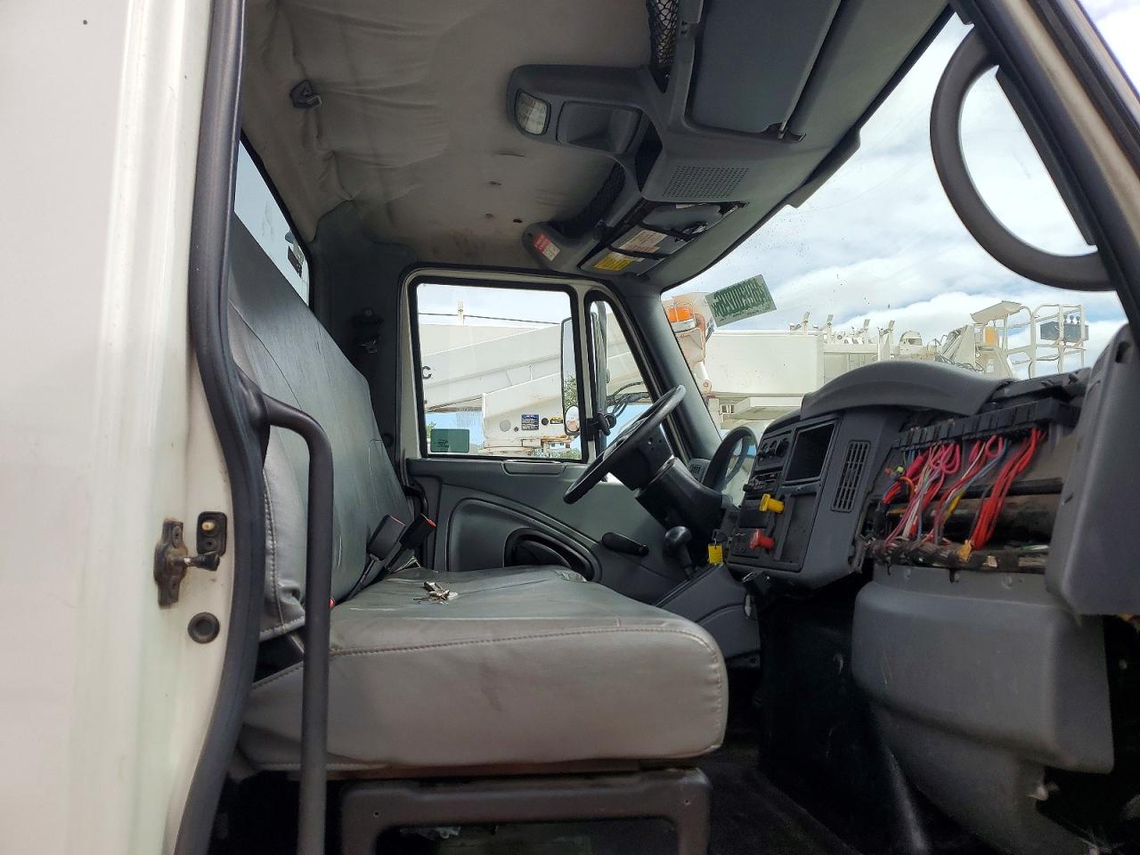 2007 INTERNATIONAL 4000 SERIE