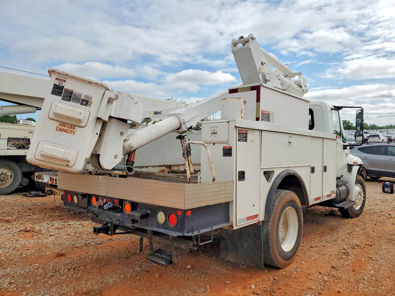 2007 INTERNATIONAL 4000 SERIE