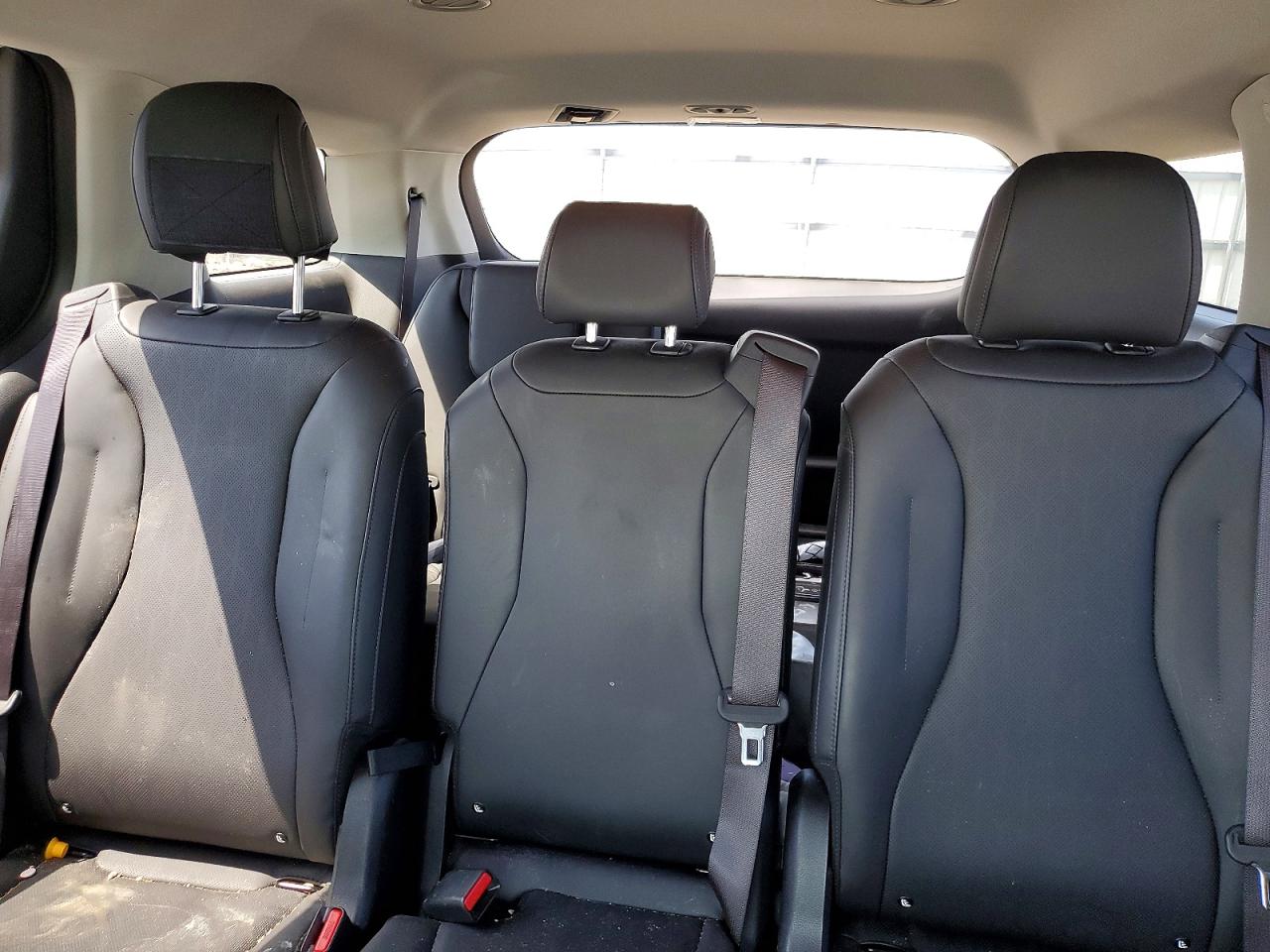 2024 KIA CARNIVAL L