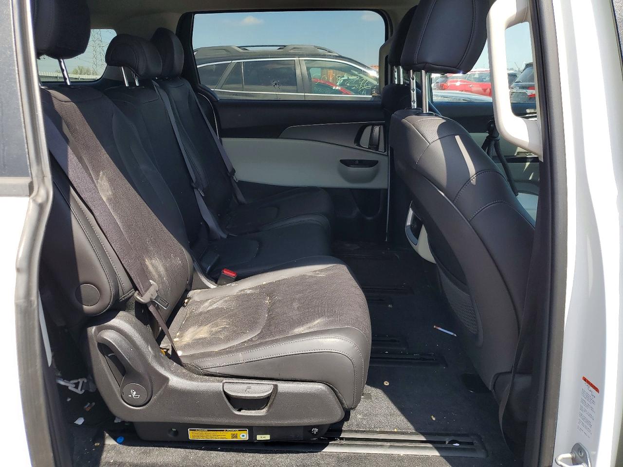 2024 KIA CARNIVAL L