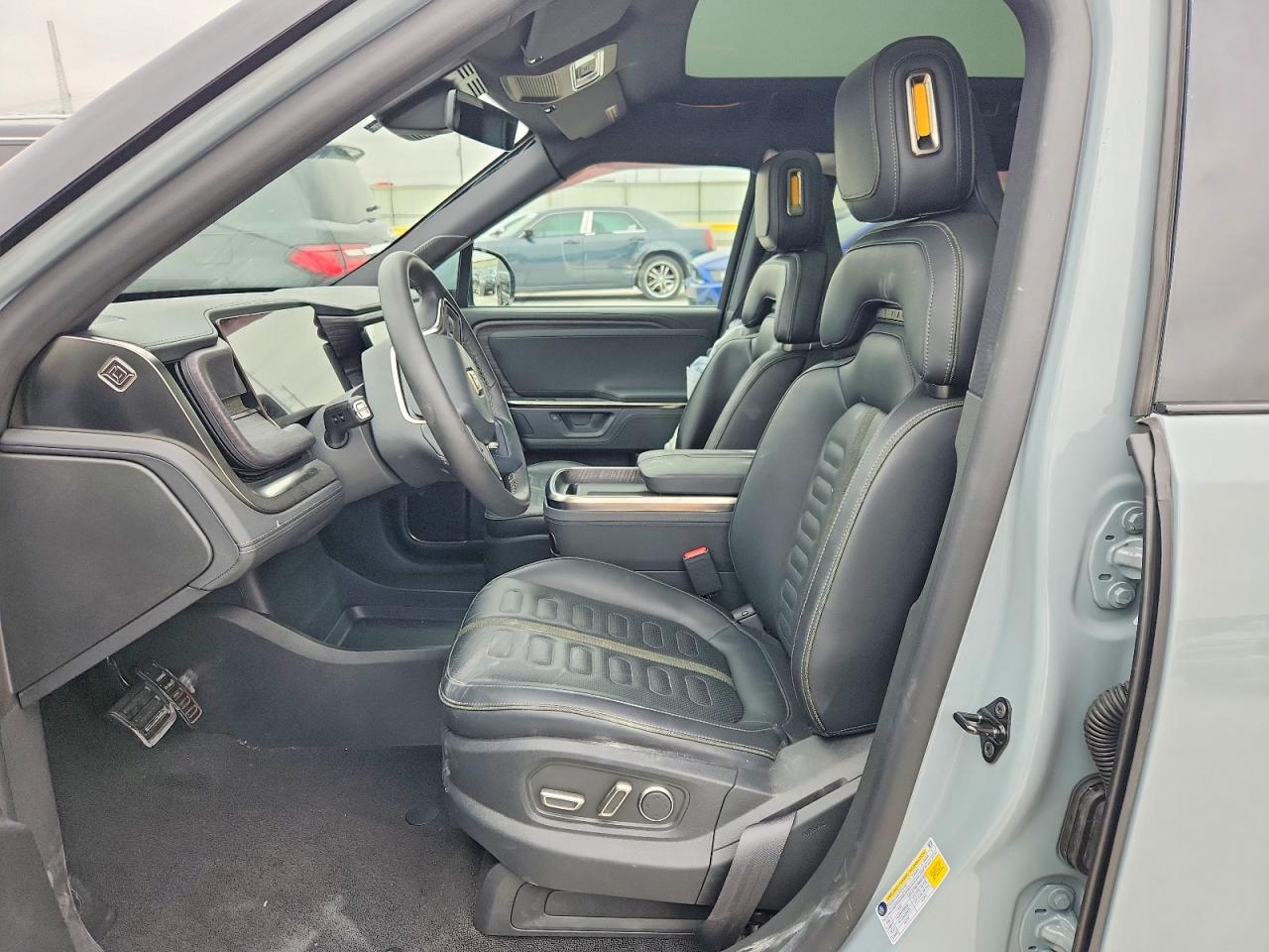 2026 RIVIAN RIS