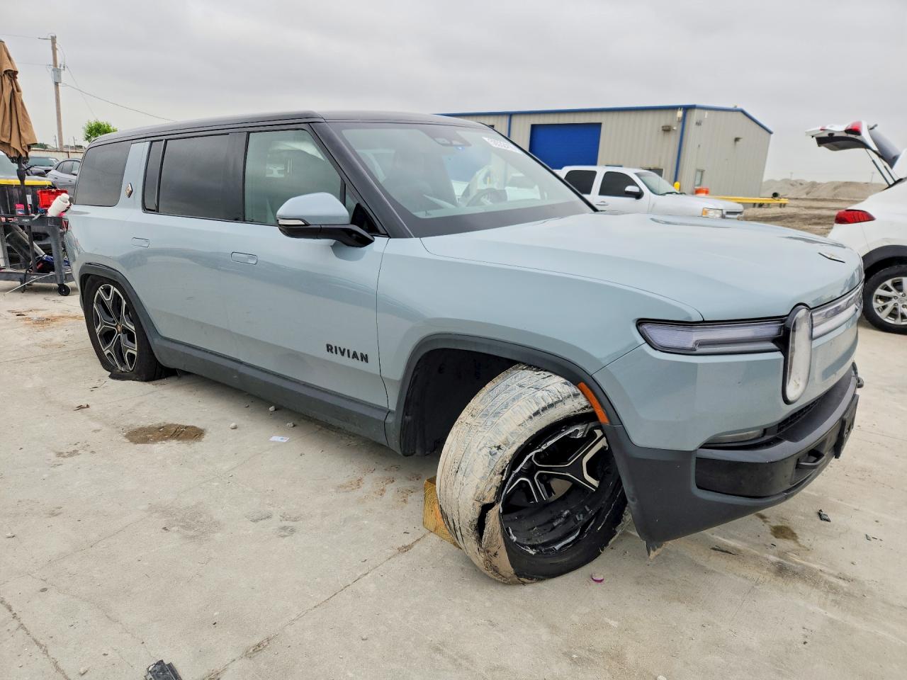 2026 RIVIAN RIS