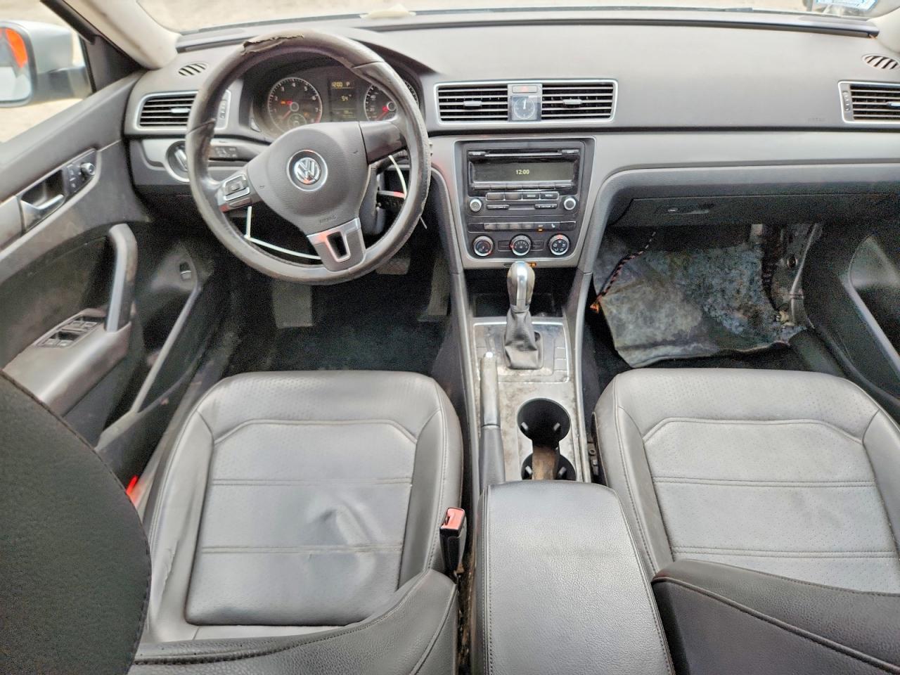 2014 VOLKSWAGEN PASSAT