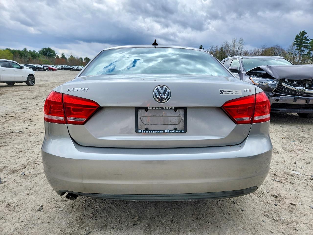 2014 VOLKSWAGEN PASSAT