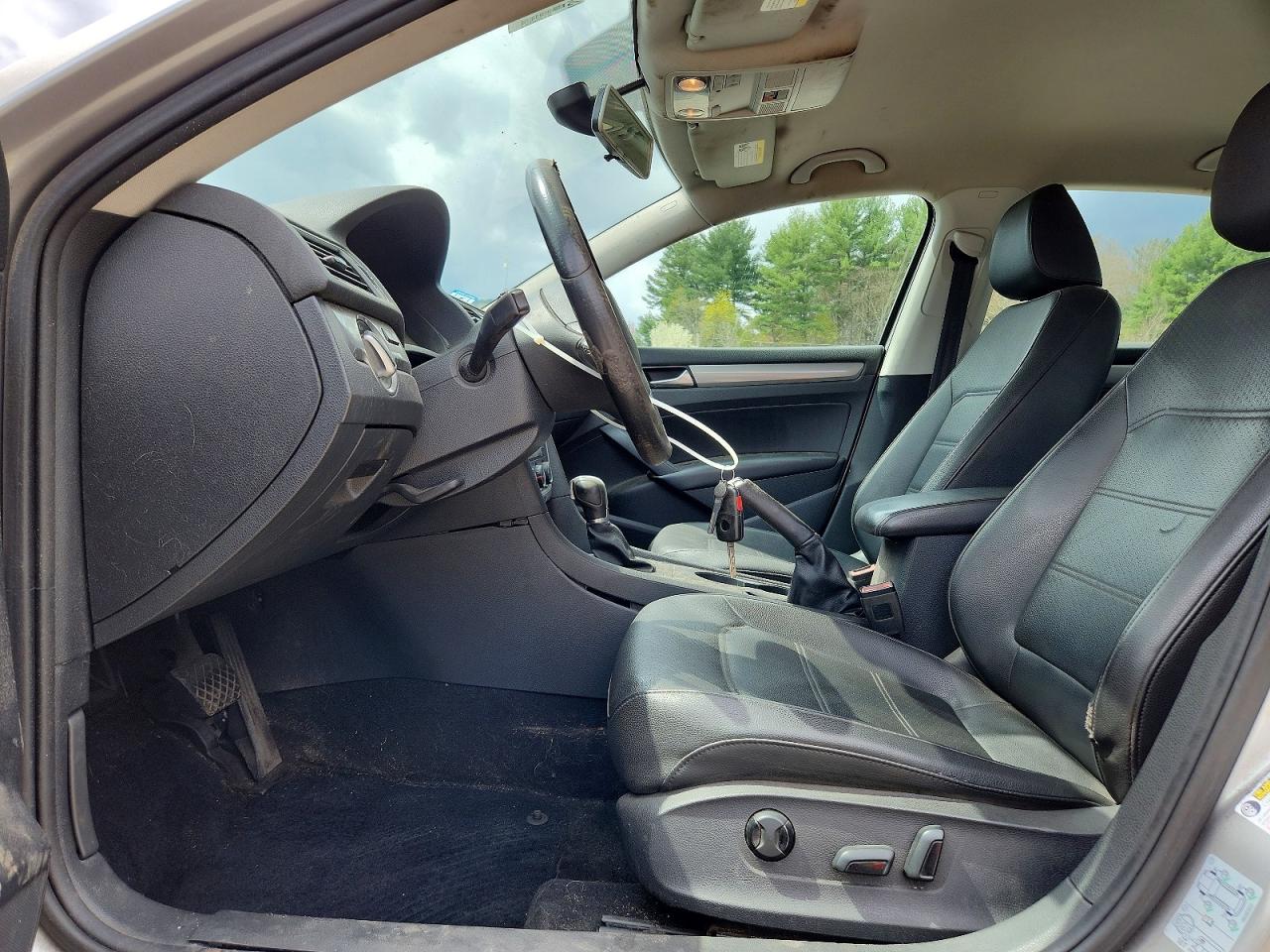2014 VOLKSWAGEN PASSAT
