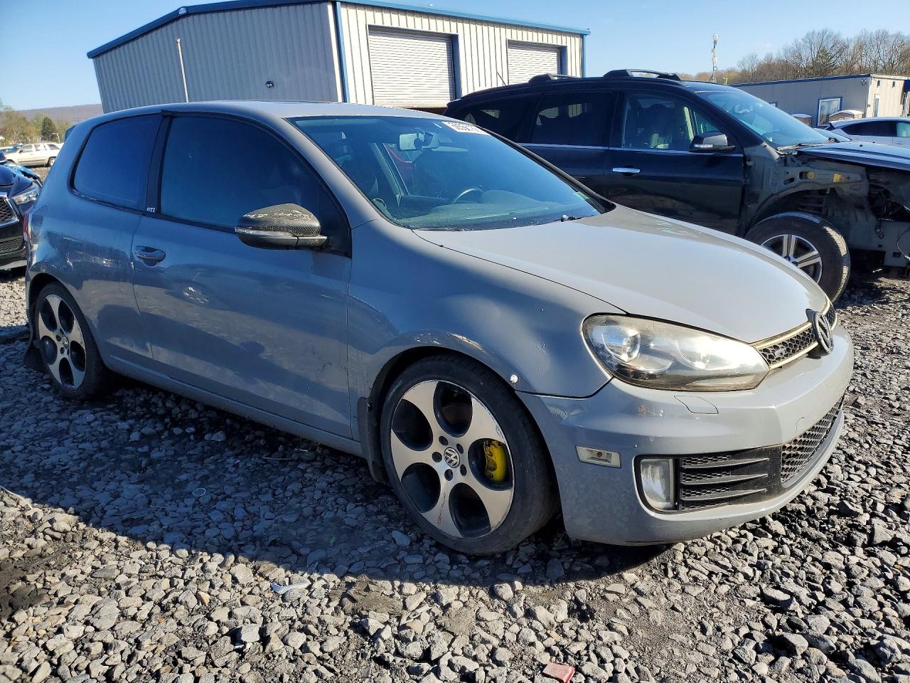 2011 VOLKSWAGEN GTI