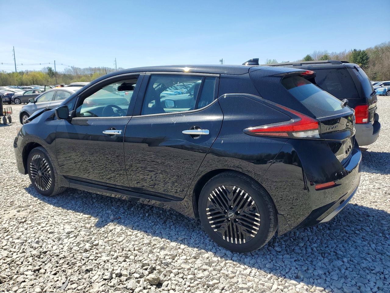 2023 NISSAN LEAF