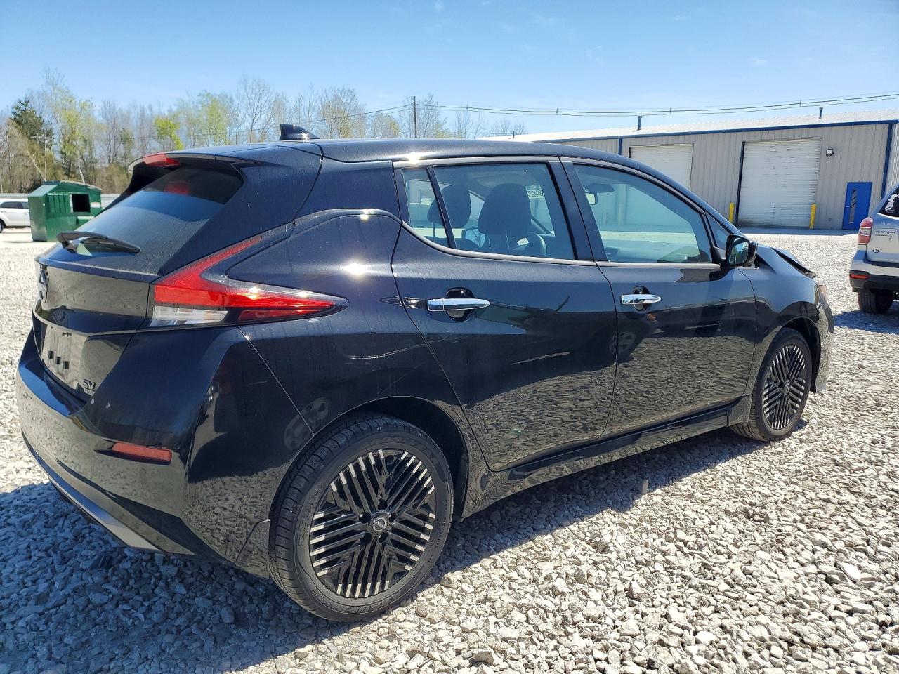 2023 NISSAN LEAF