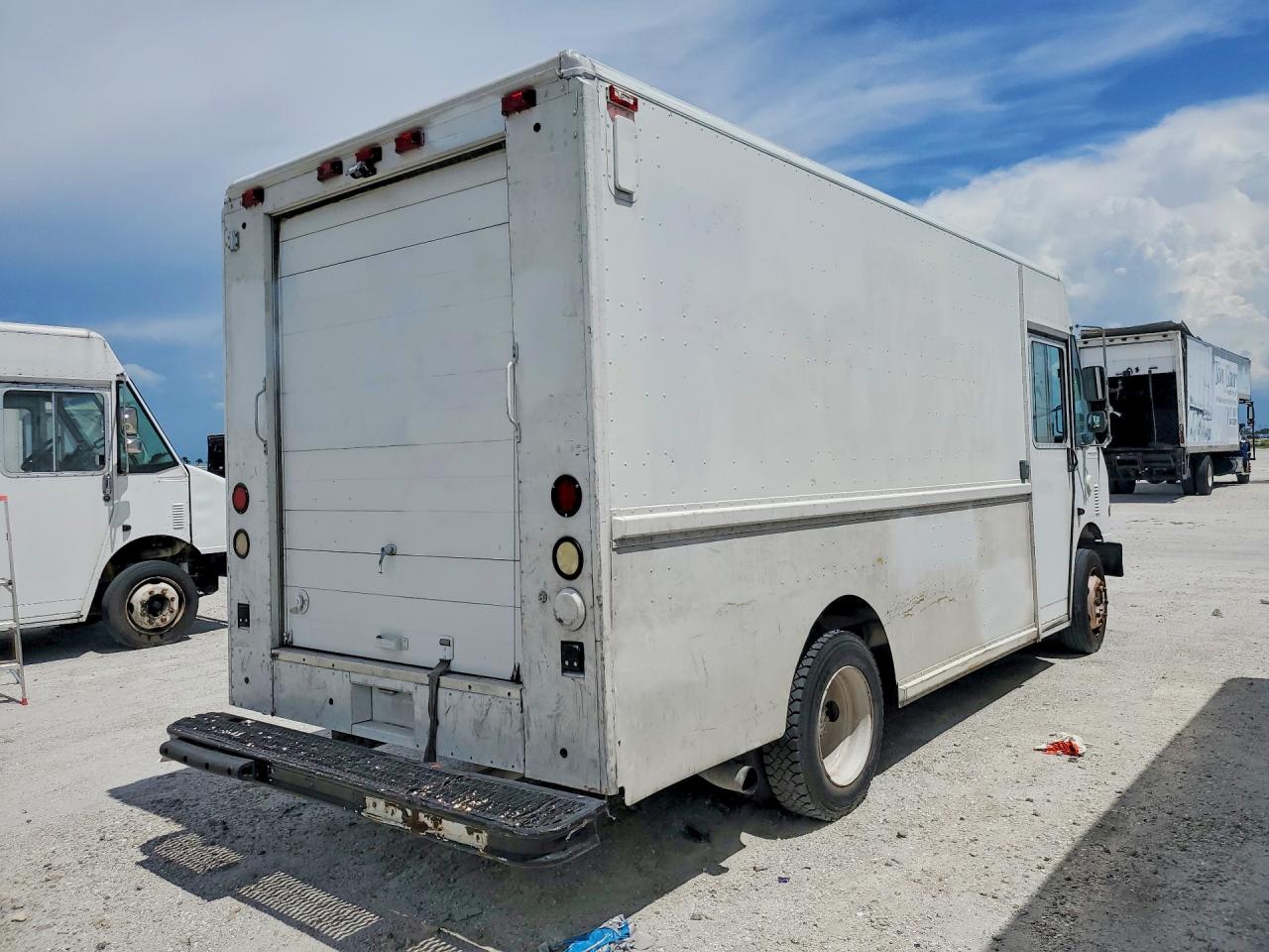 2004 WORKHORSE ALL OTHER