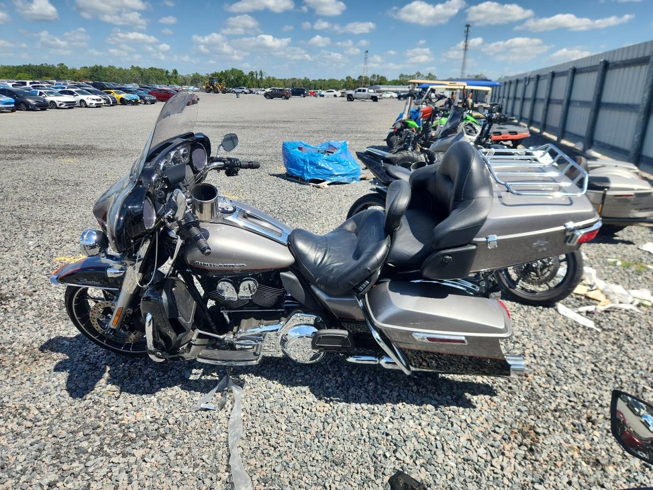 2016 HARLEY-DAVIDSON FL
