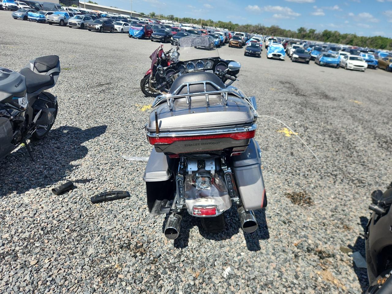 2016 HARLEY-DAVIDSON FL