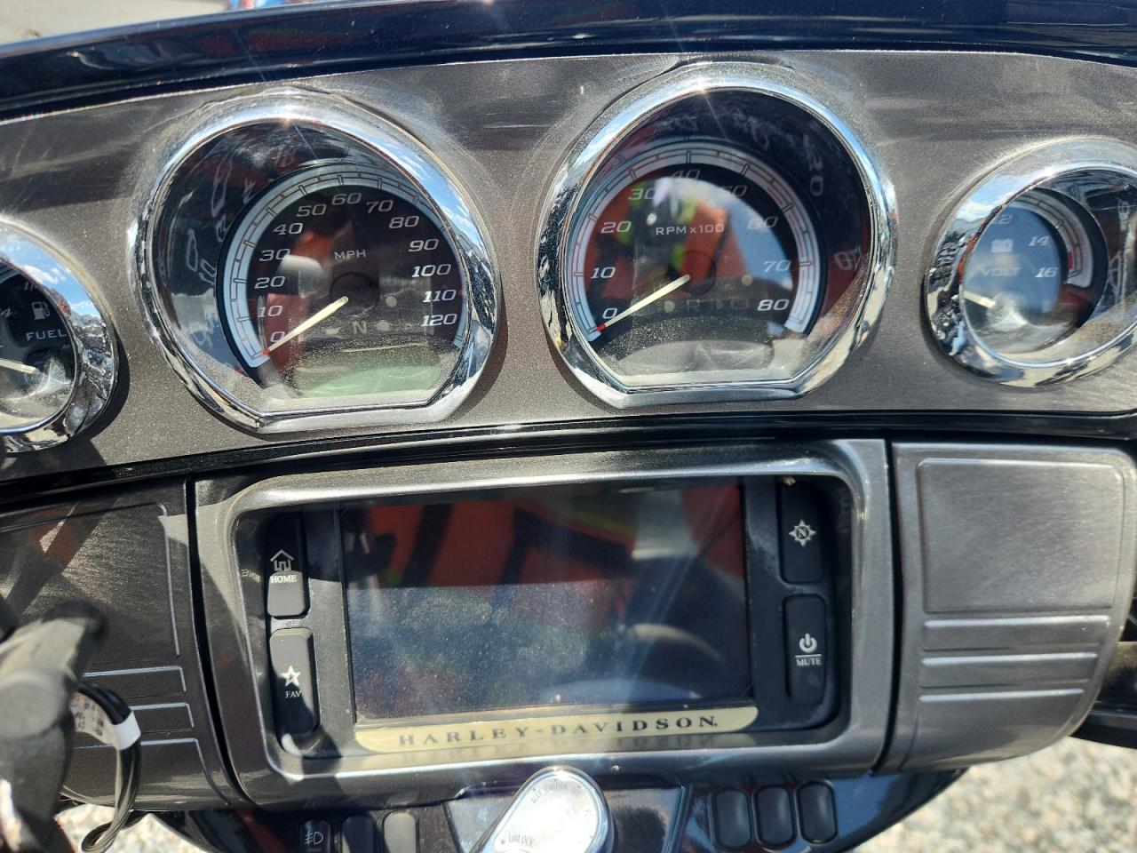 2016 HARLEY-DAVIDSON FL