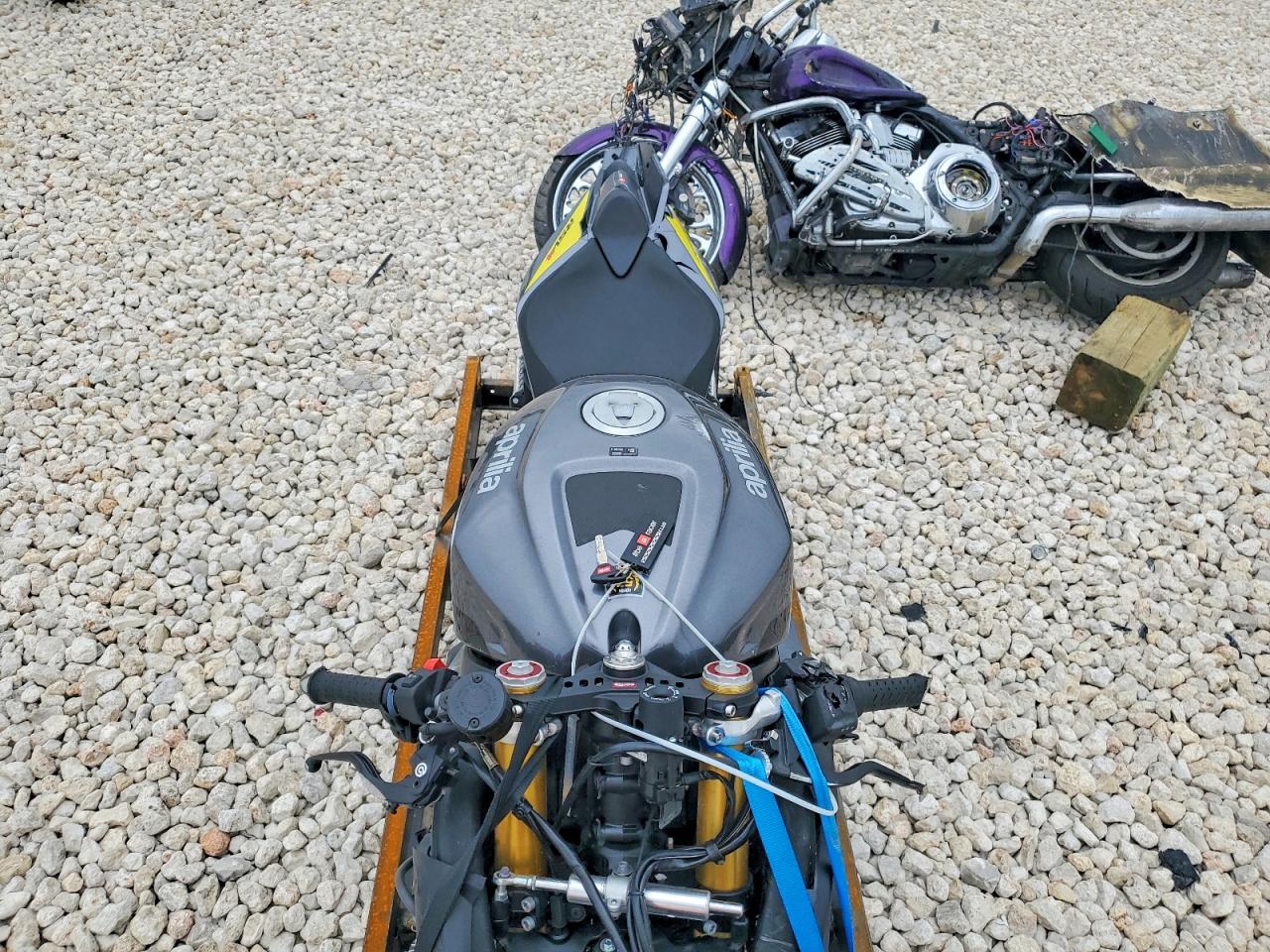 2026 APRILIA MOTORCYCLE