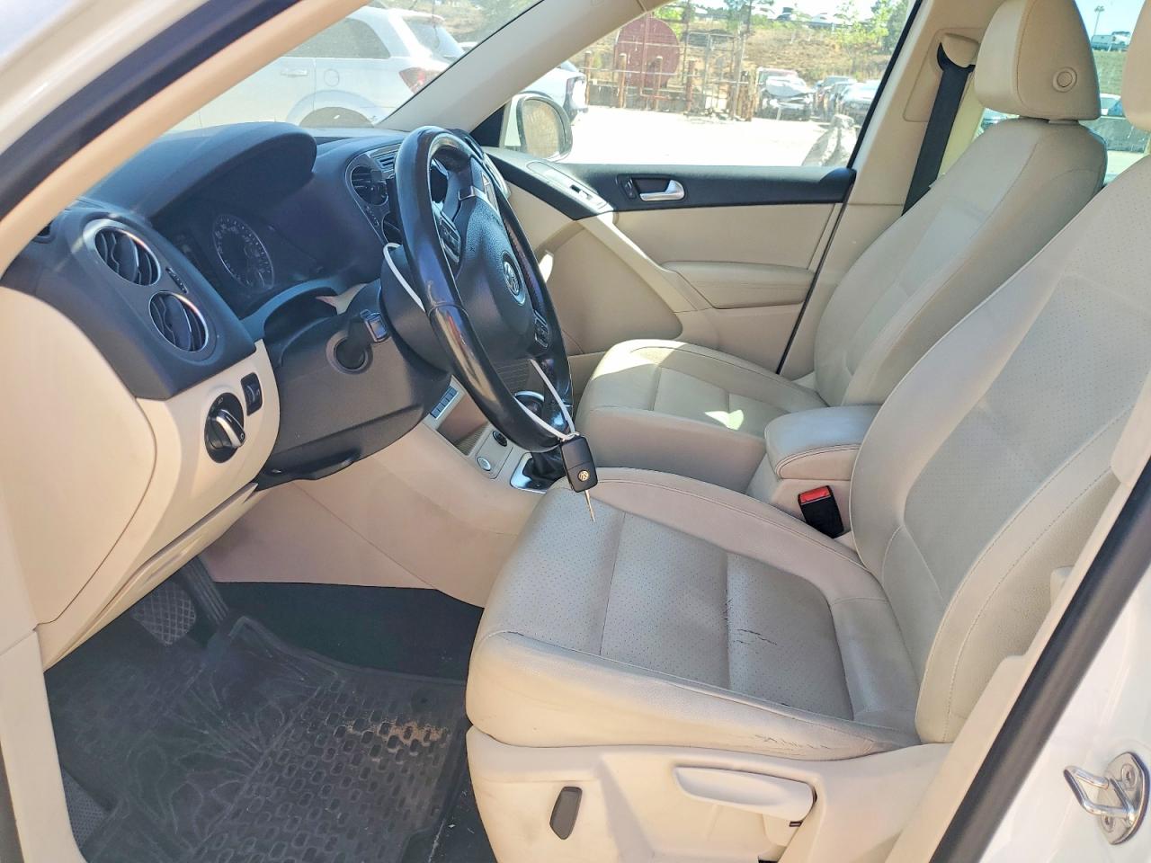 2014 VOLKSWAGEN TIGUAN