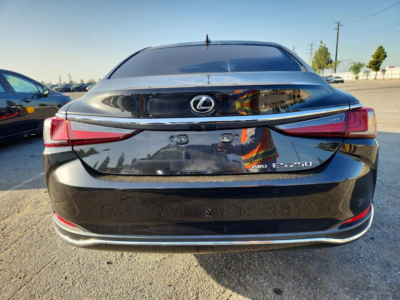 2022 LEXUS ES250