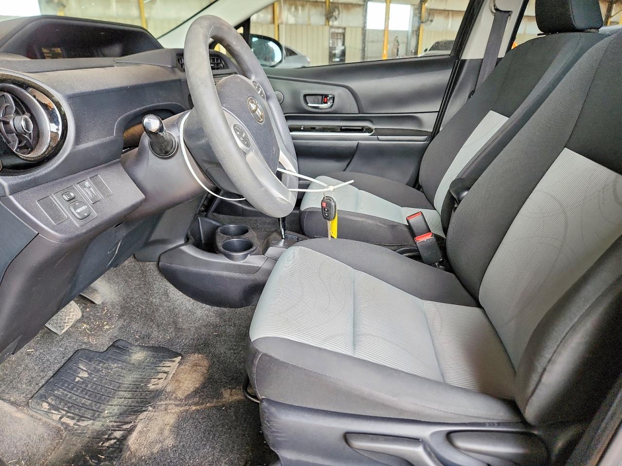 2015 TOYOTA PRIUS