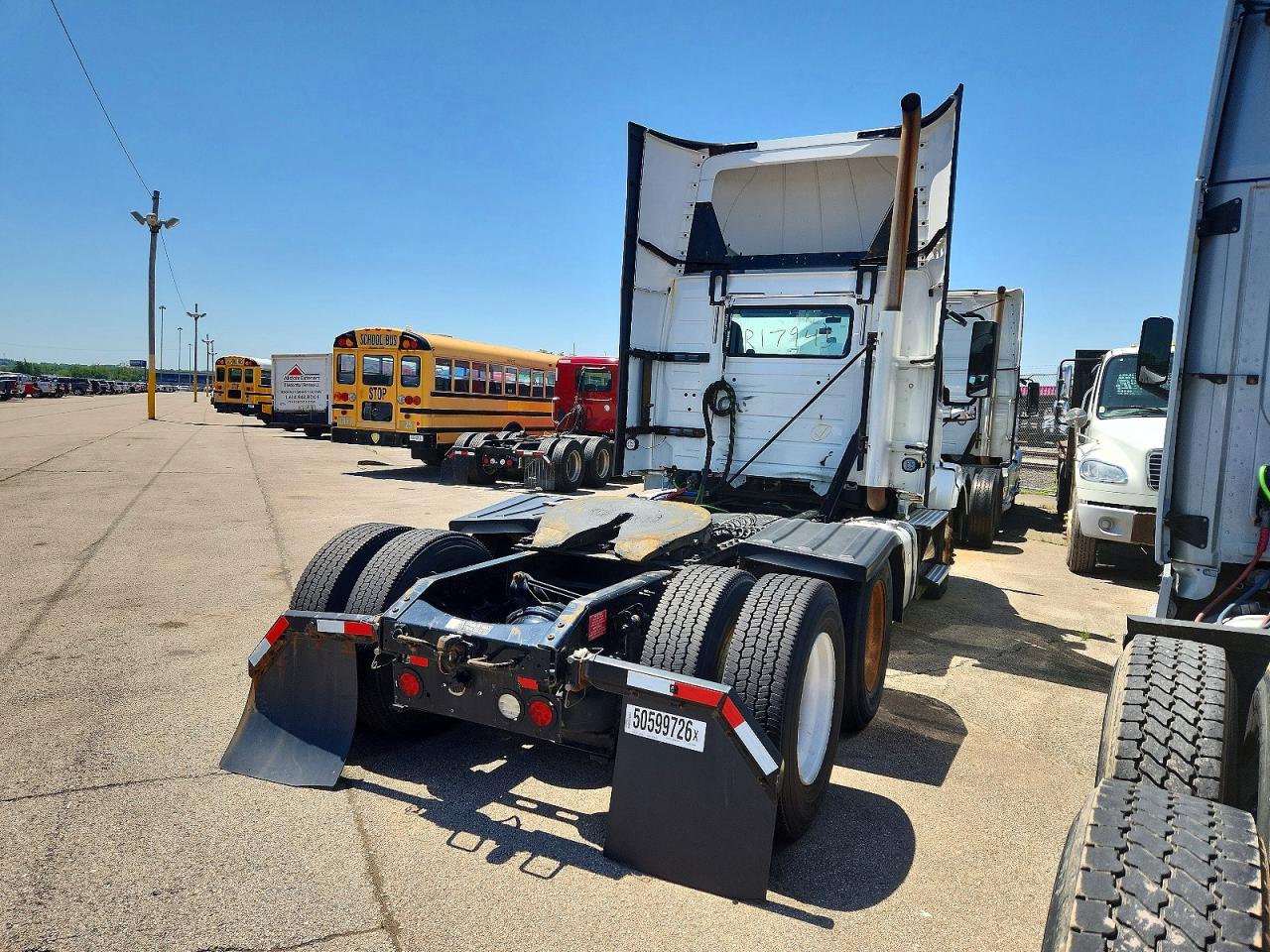 2016 VOLVO VN
