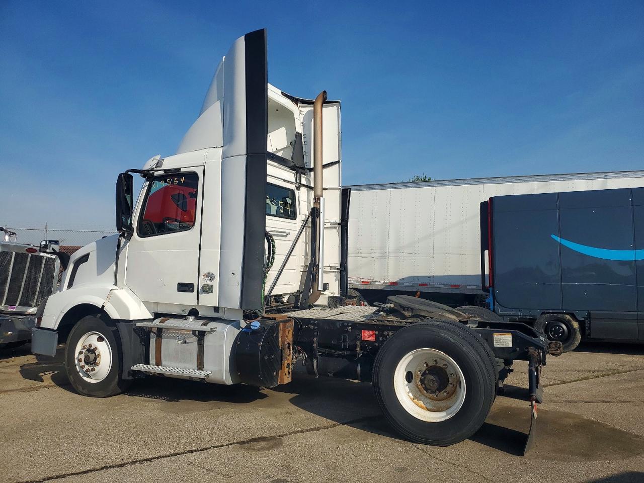 2017 VOLVO VN
