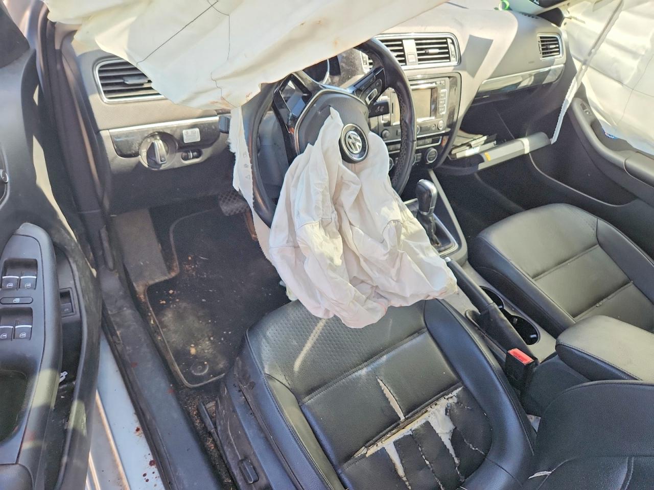 2015 VOLKSWAGEN JETTA
