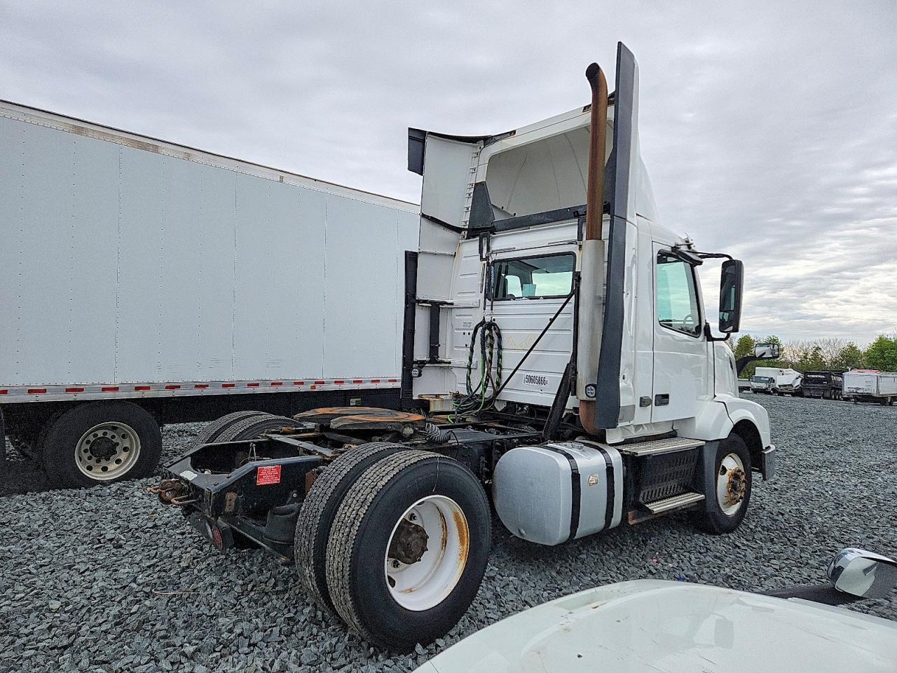 2016 VOLVO VN