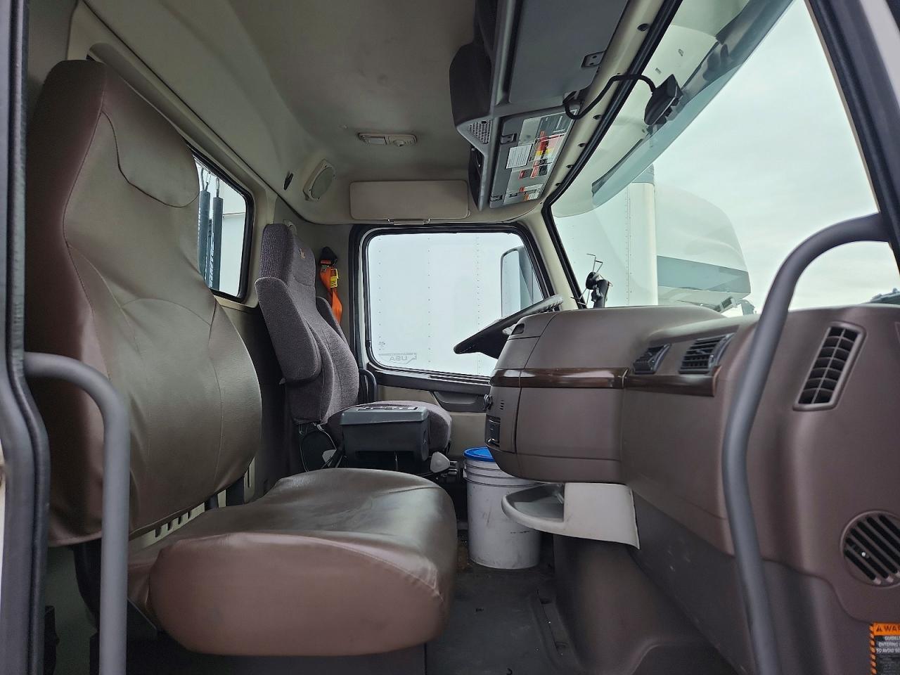 2016 VOLVO VN