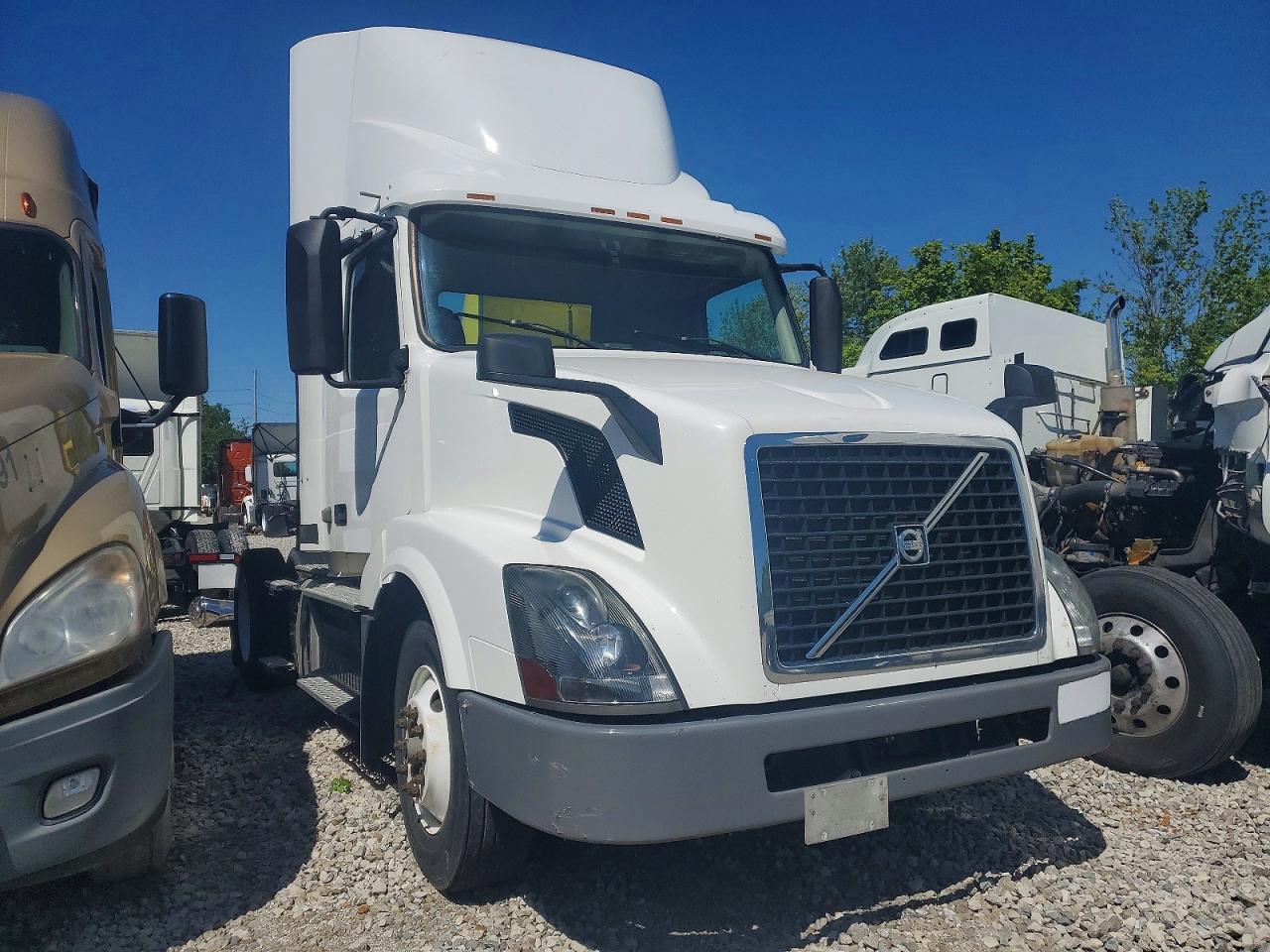 2017 VOLVO VN
