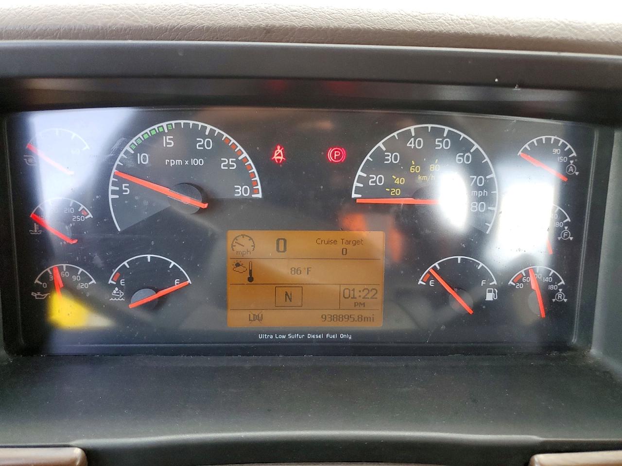 2017 VOLVO VN