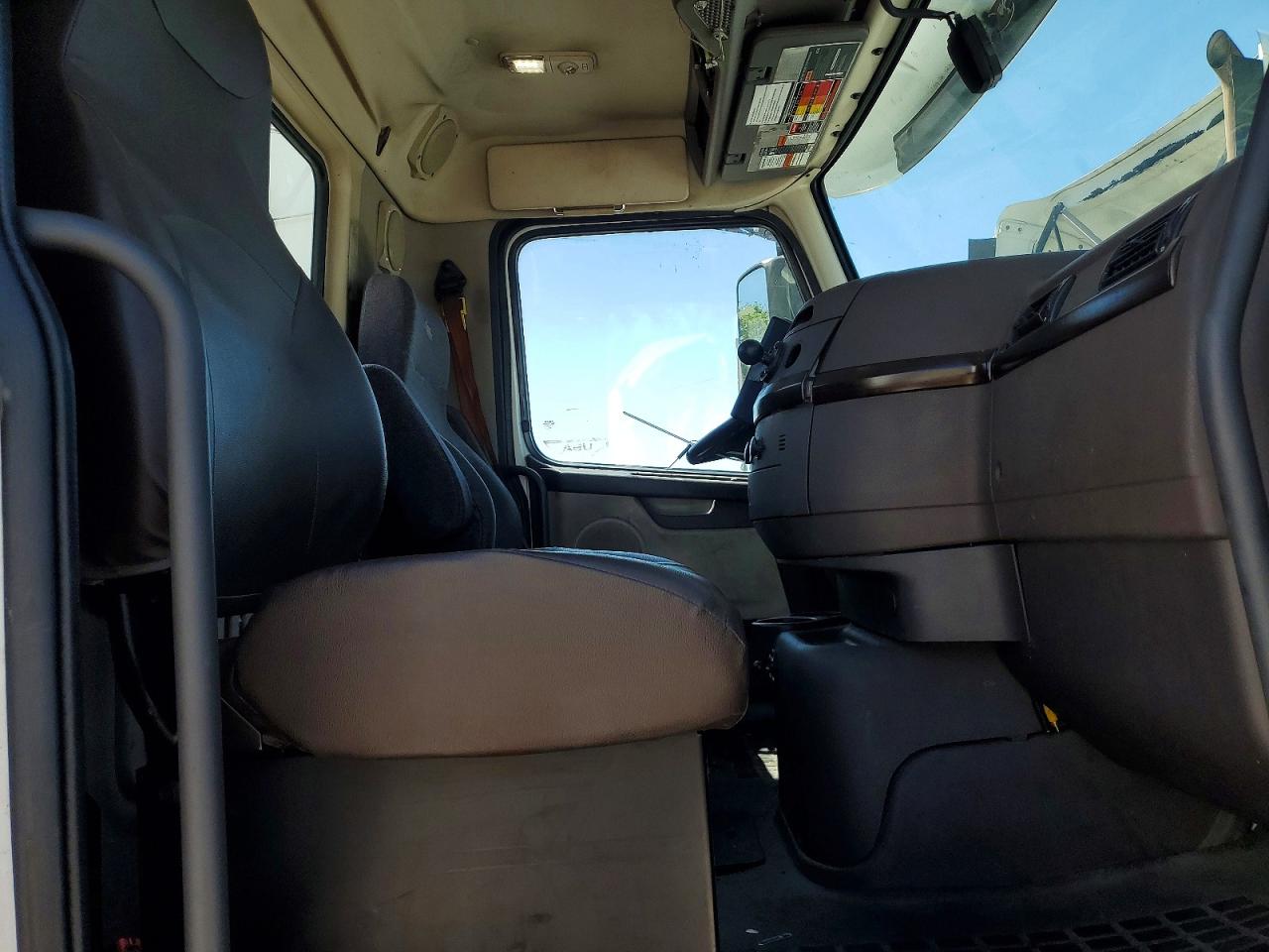 2018 VOLVO VN