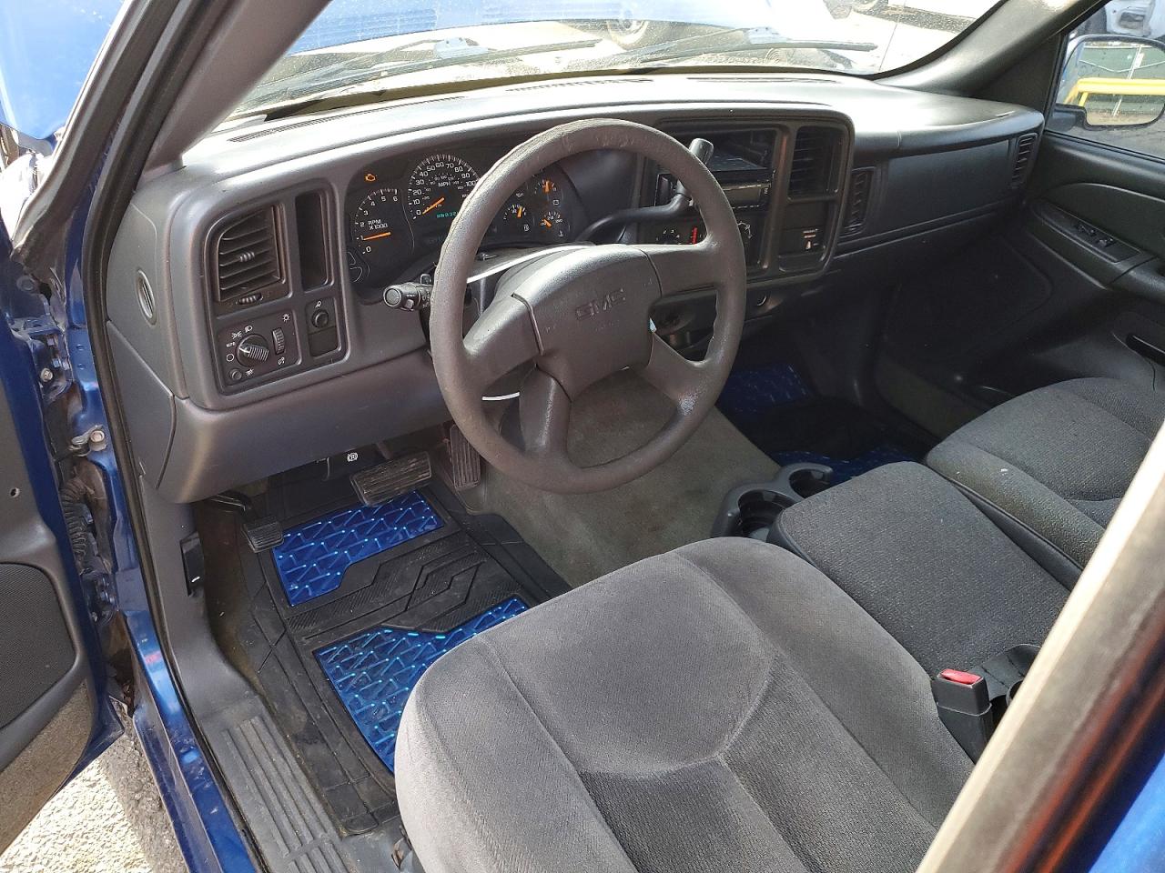 2004 GMC SIERRA