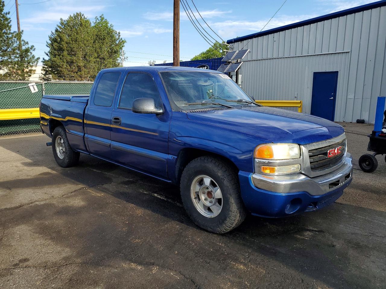 2004 GMC SIERRA