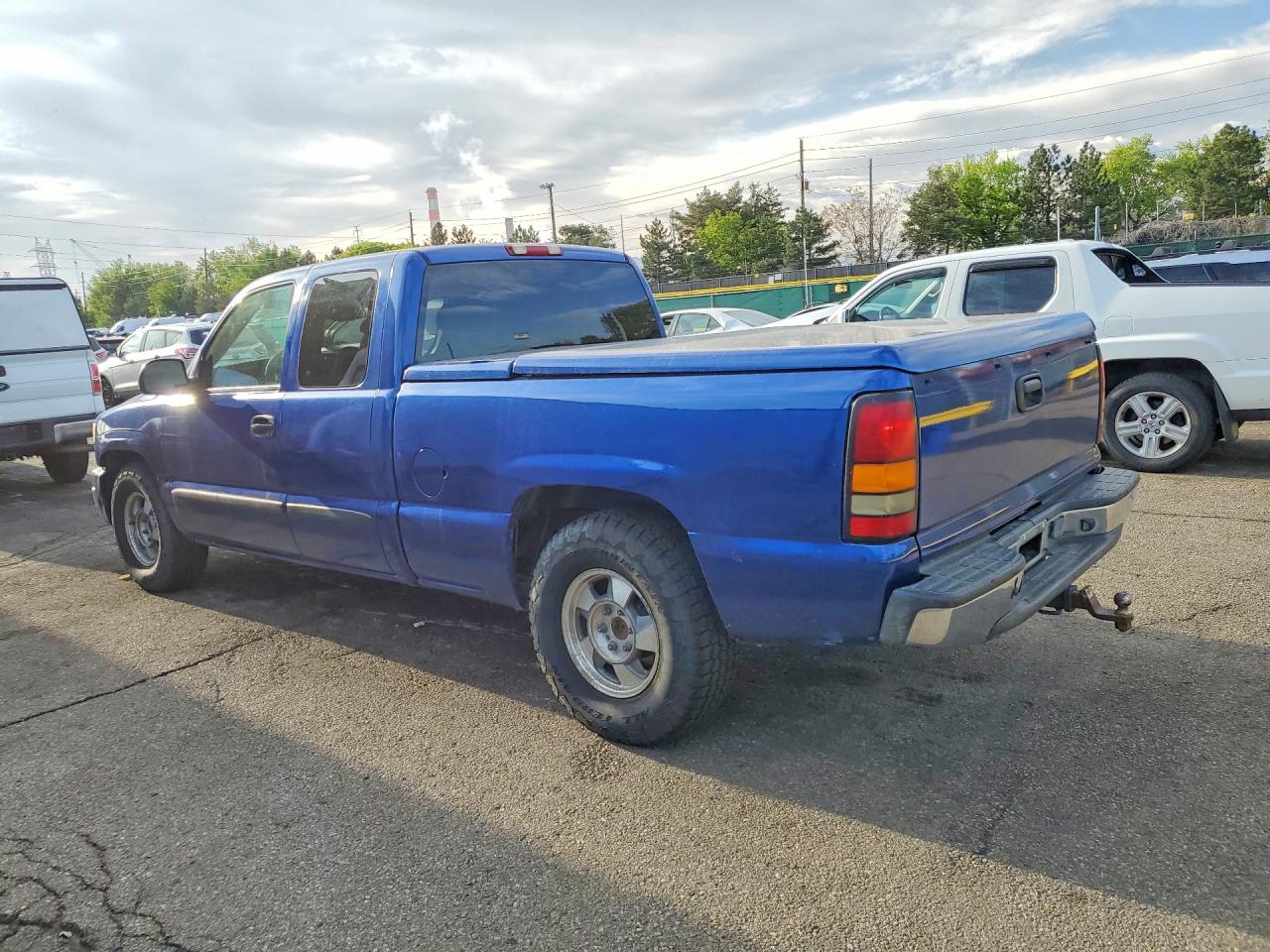 2004 GMC SIERRA