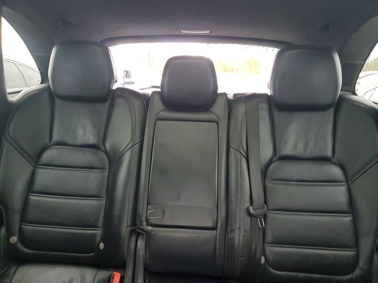2012 PORSCHE CAYENNE