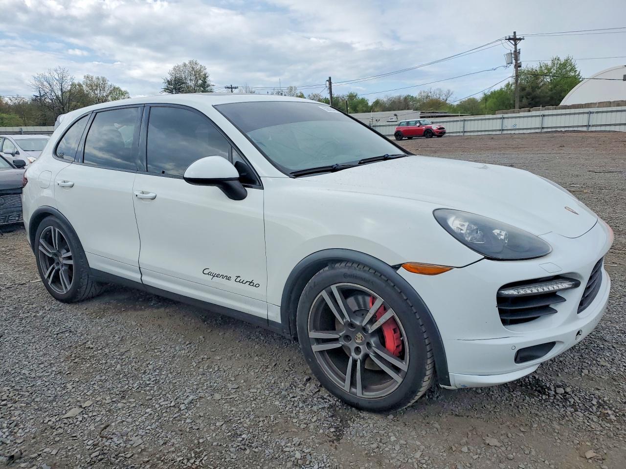 2012 PORSCHE CAYENNE