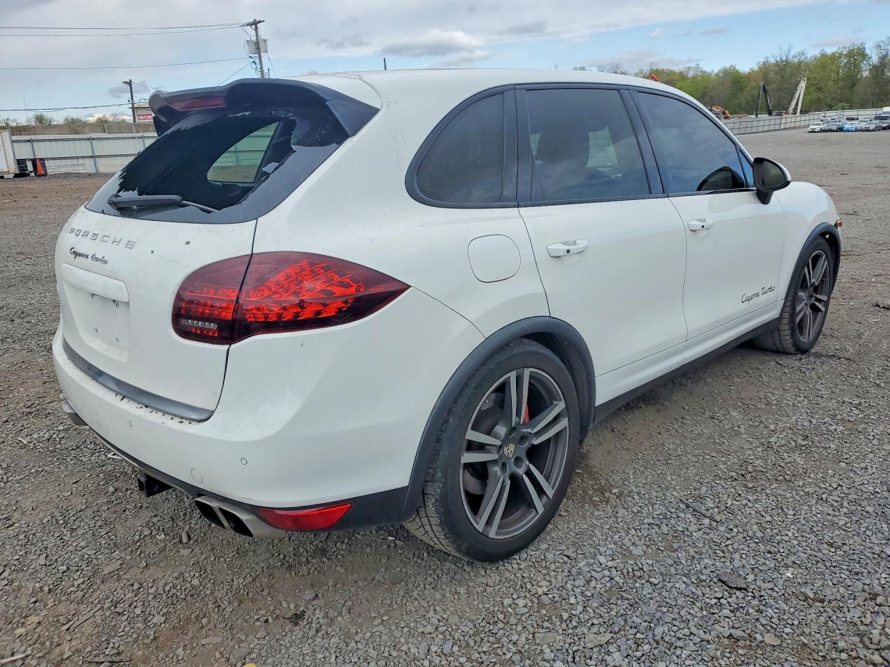 2012 PORSCHE CAYENNE