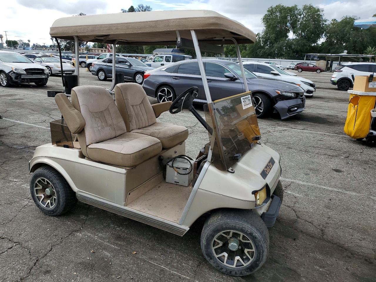2015 CLUB CAR GOLF CART